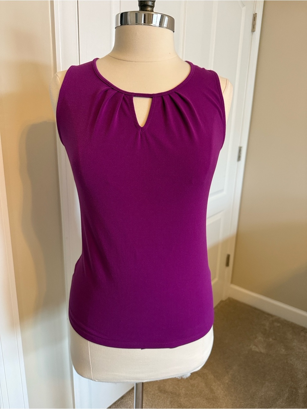 Ann Taylor Magenta Keyhole Tank Top